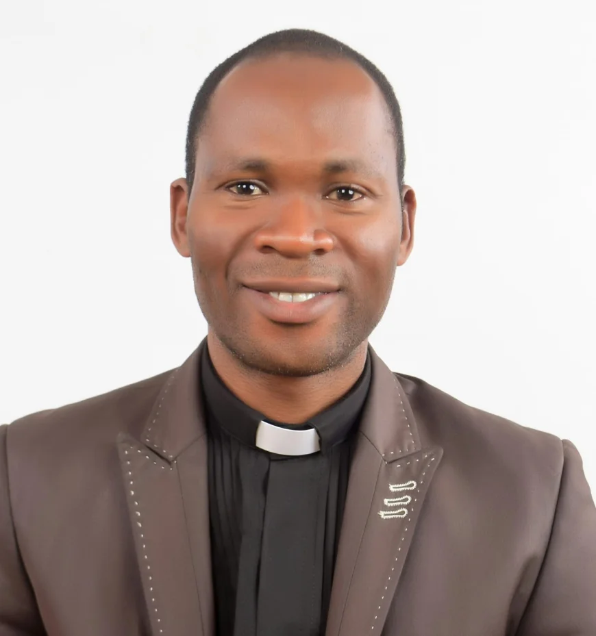 Biography of The Victorious Christian Life Voices (Yinka Okeniyi)